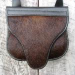 #49

Copy of an original pouch shown in "The Kentucky Rifle Hunting Pouch" by Madison Grant.